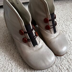John Fluevog Operetta Giulia